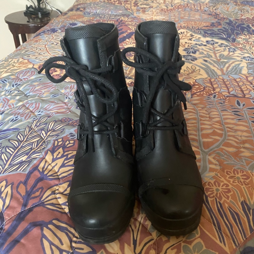 Sorel wedge rain boots
